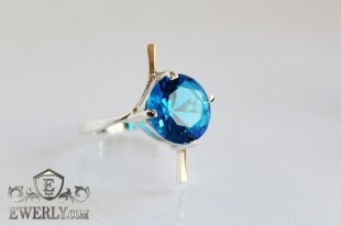 Кольцо из серебра с синим камнем, фото