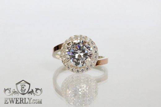 Кольцо из серебра с белым камнем, фото