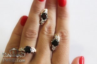 Сережки і кільце зі срібла з чорними каменями, фото