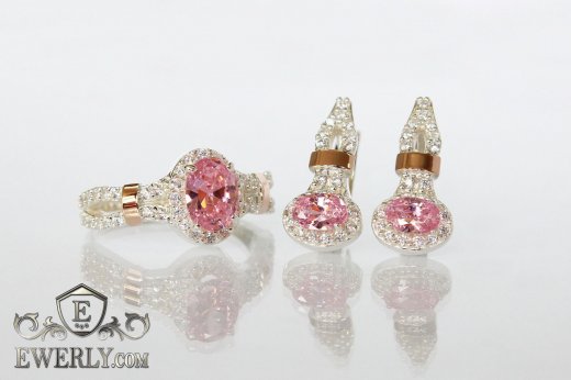 Набір: сережки і кільце зі срібла з золотом і рожевим камінням, фото