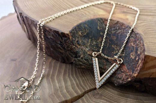 Якірний ланцюжок з кулоном-літерою "V" із золота, фото