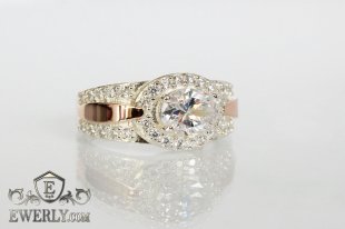 Кольцо из серебра с овальным белым камнем, фото